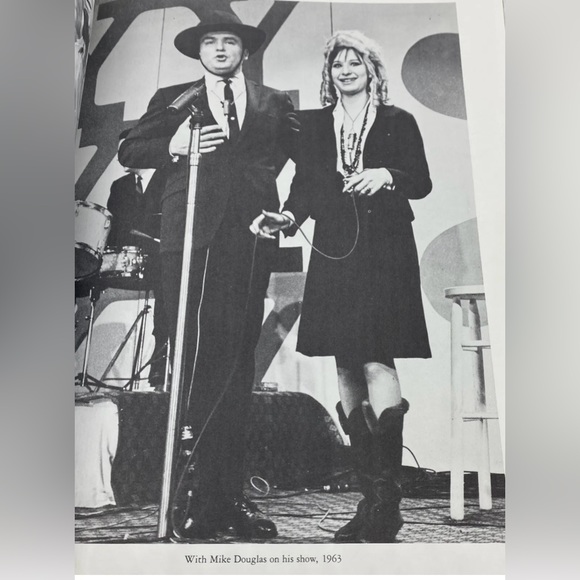 Streisand The Woman And The Legend by James Spada 1981 Nonfiction Biography - Picture 6 of 8